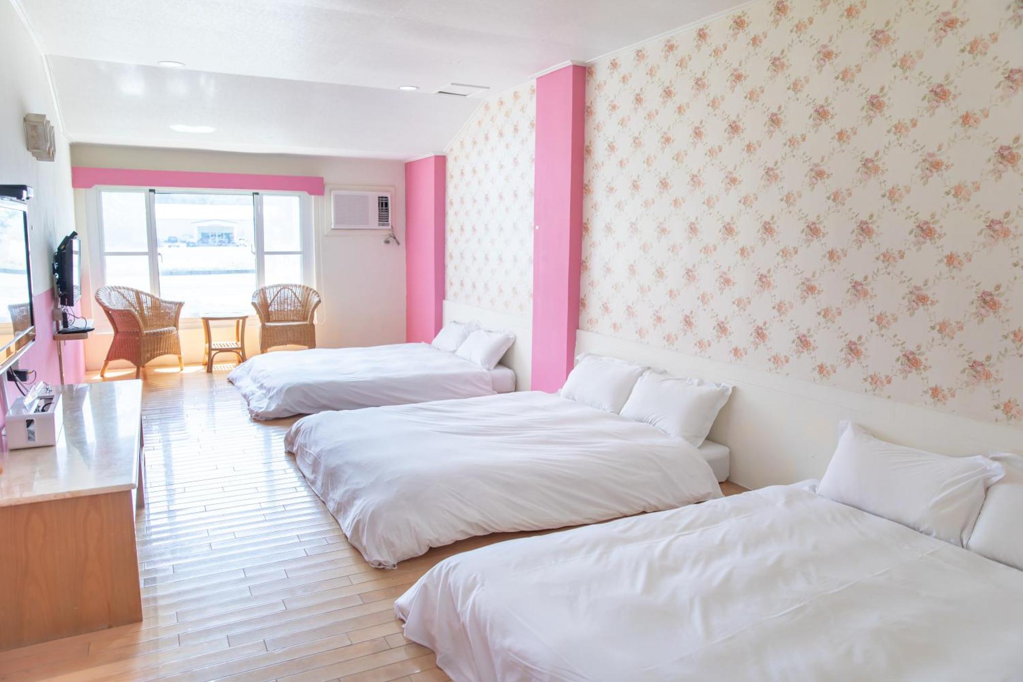 Lovestar Lakeside Hotel - Stars Building Nanwan Chambre photo